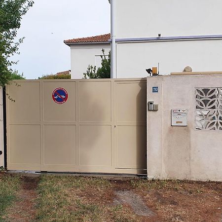 Apartament Superbe T2 Avec Jardin, Piscine-Enfant Et Parking Arles Zewnętrze zdjęcie